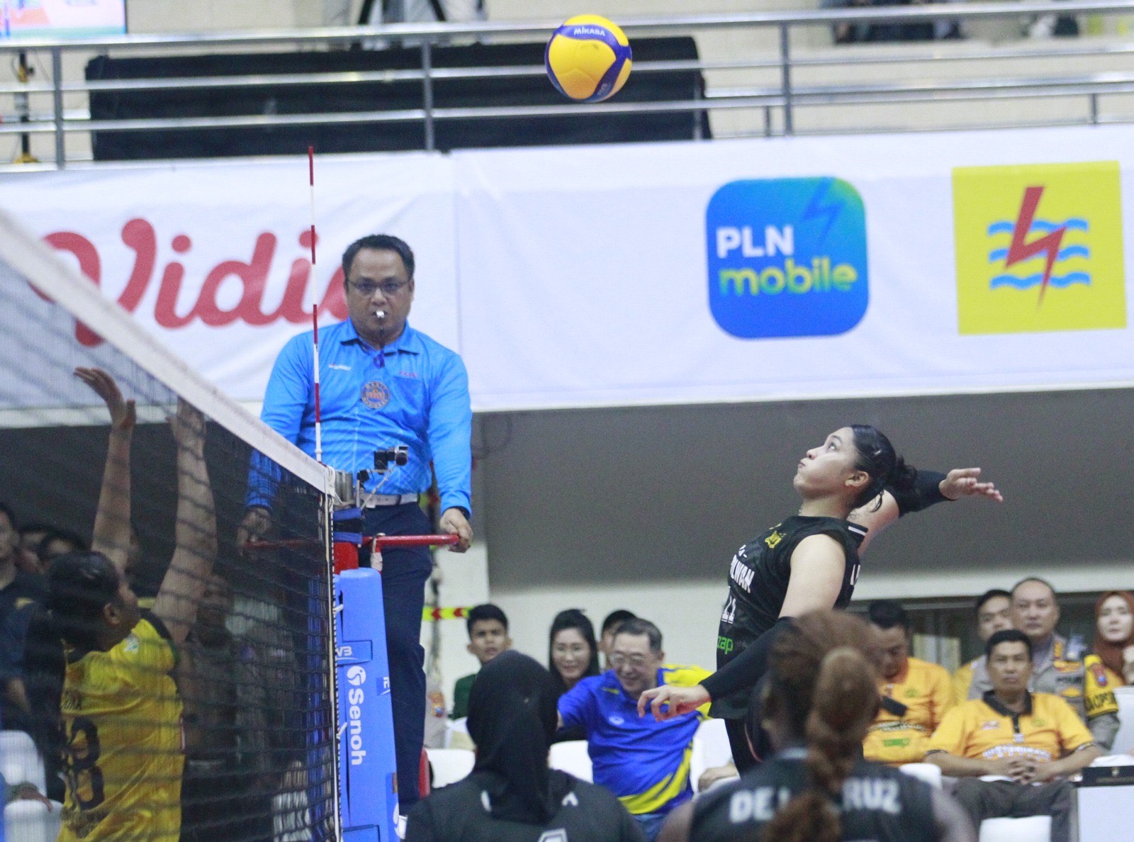PLN Mobile Proliga 2025: Tim Voli Putri Jakarta Popsivo Polwan Sapu Bersih Dua Laga di Malang
