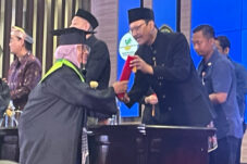 Menteri Sosial Wisuda 500 Keluarga Penerima Manfaat Program PKH