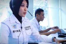 Petugas call center Polresta Malang Kota (Istimewa)
