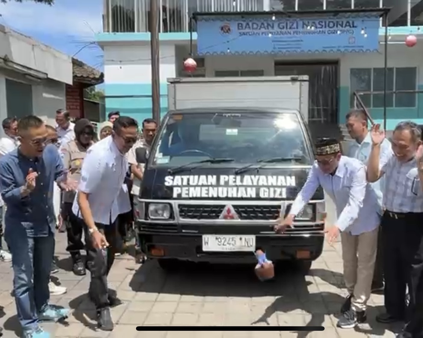 Wali Kota Malang Wahyu Hidayat meresmikan Satuan Pelayanan Pemenuhan Gizi (SPPG) Morse (Roni Waluyo/ Tagarjatim.id)