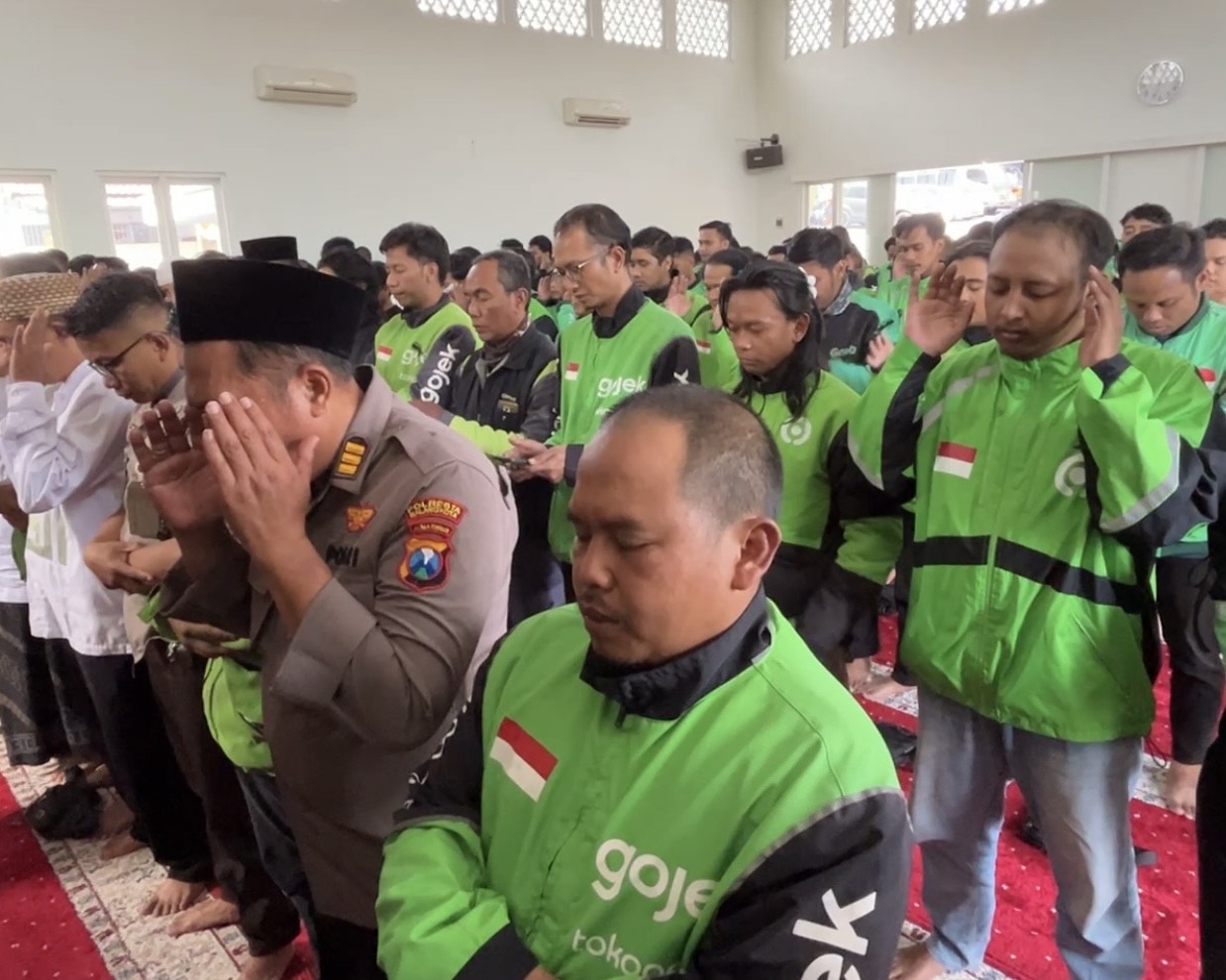 Shalat Gaib untuk almarhum Affan Kurniawan di Masjid Polresta Malang Kota (A.Malik/ Tagarjatim.id)