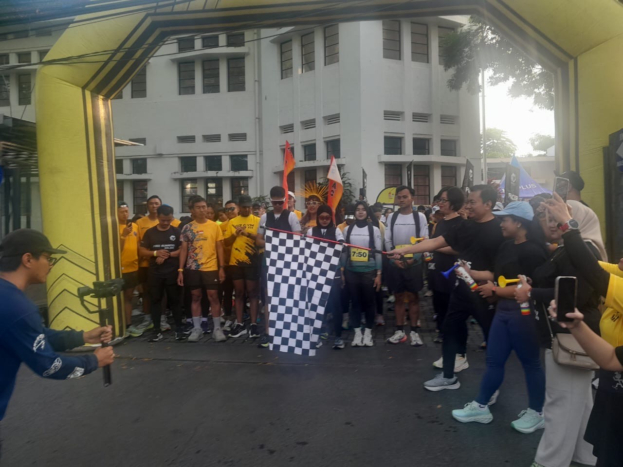 Budayakan Hidup Sehat Warga Malang Deteksi Dini Kesehatan Melalui Fun Run
