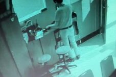 Asisten Supervisor di Malang Curi 4 HP Perusahaan, Aksi Terekam CCTV