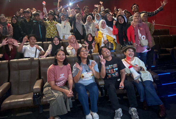 Derai Air Mata Warnai Roadshow Film Sampai Titik Terakhirmu di Malang