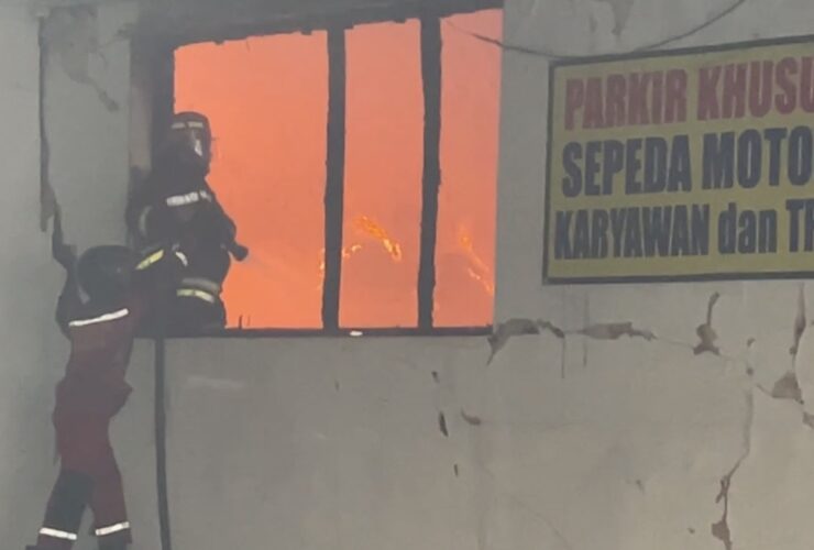 Gudang Penyimpanan Bahan Rokok di Kota Malang Ludes Terbakar, Diduga Korsleting Listrik