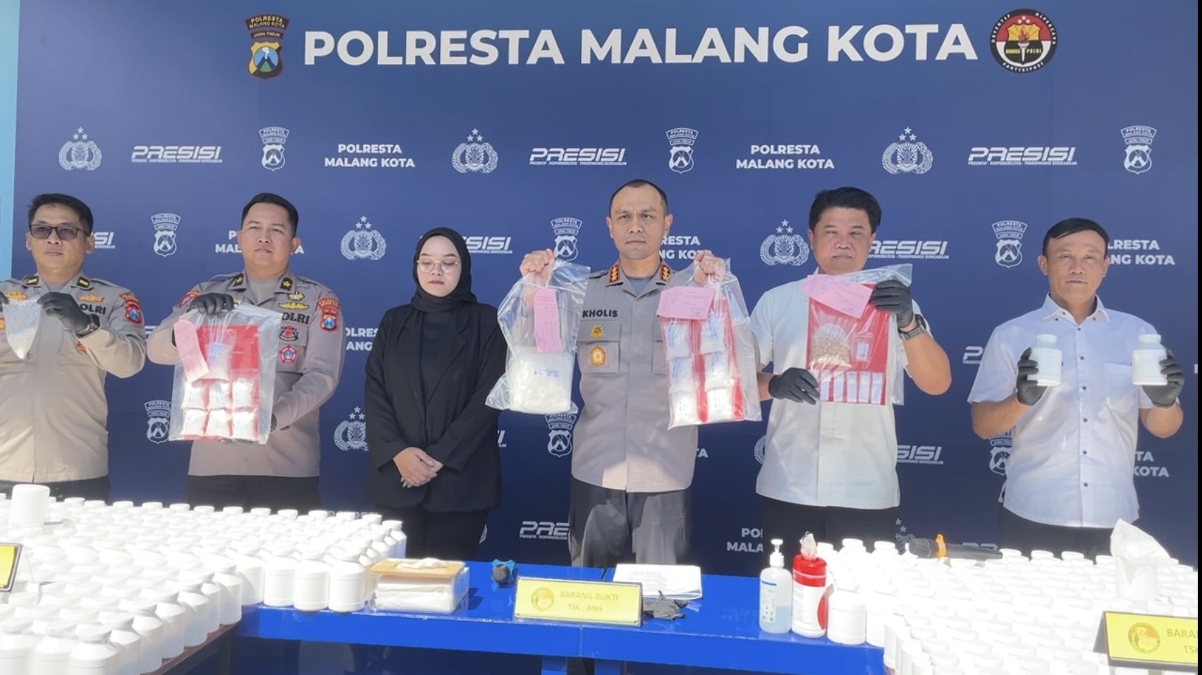Polresta Malang Kota Bongkar Sindikat Narkoba, Sita 2 Kg Sabu dan 490 Ribu Pil Dobel L